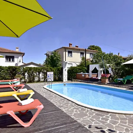 Apartmán Mit Pool Und Whirlpool In Der Naehe Des Strandes By Interhome
