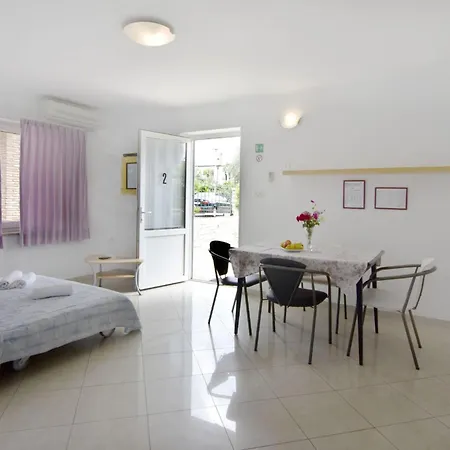 Mit Pool Und Whirlpool In Der Naehe Des Strandes By Interhome * Umag