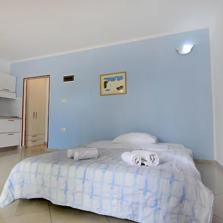 Mit Pool Und Whirlpool In Der Naehe Des Strandes By Interhome Umag