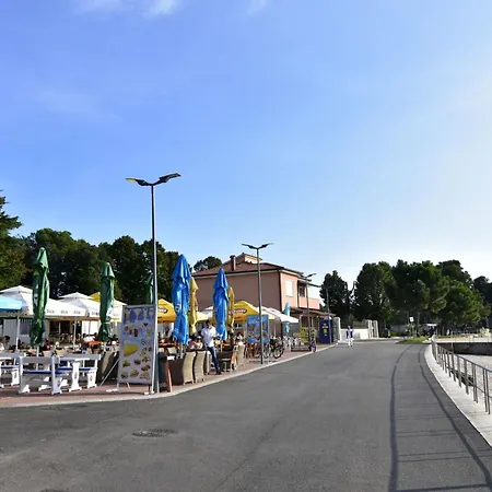 Mit Pool Und Whirlpool In Der Naehe Des Strandes By Interhome Apartmán *