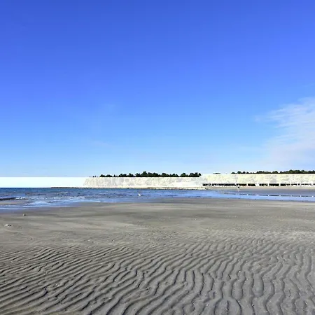 Mit Pool Und Whirlpool In Der Naehe Des Strandes By Interhome Apartmán Umag